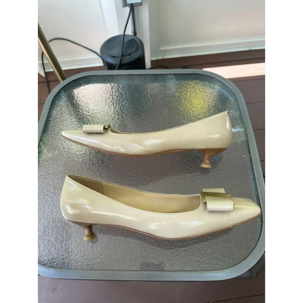 Salvatore Ferragamo Vintage Lillaz Bow Kitten Heel Pumps Size 8.5 EUC - Picture 2 of 6